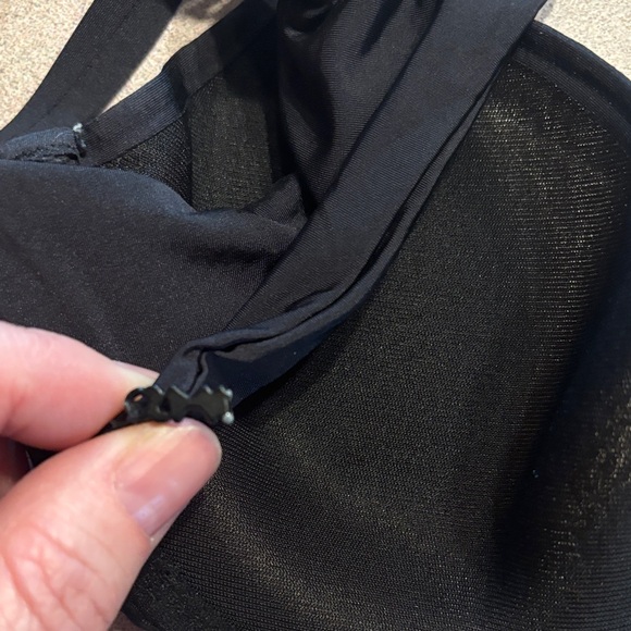 SKIMS Elegant Black Bra - Picture 4 of 5